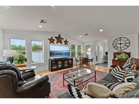 443 Old Garden Valley Road Roseburg OR 97471