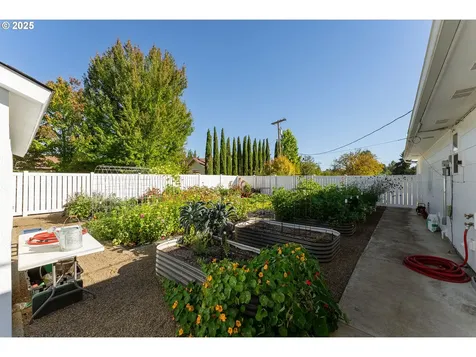 443 Old Garden Valley Road Roseburg OR 97471