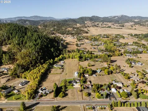 443 Old Garden Valley Road Roseburg OR 97471