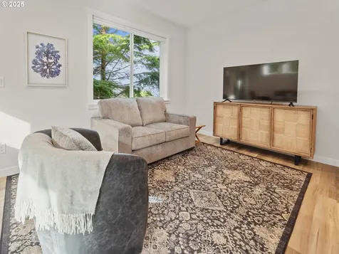 1455 SE Marine Avenue Lincoln City OR 97367