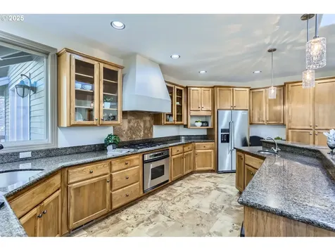 13935 NW Glendoveer Drive Portland OR 97231