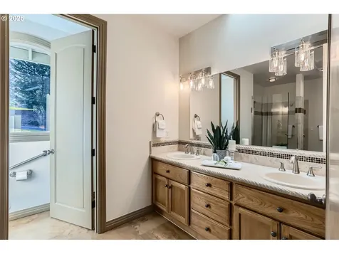 13935 NW Glendoveer Drive Portland OR 97231