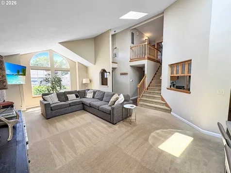 1040 SW Tall Oaks Drive Mcminnville OR 97128