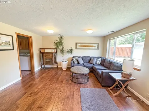 1040 SW Tall Oaks Drive Mcminnville OR 97128