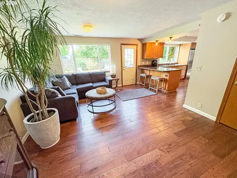 1040 SW Tall Oaks Drive Mcminnville OR 97128