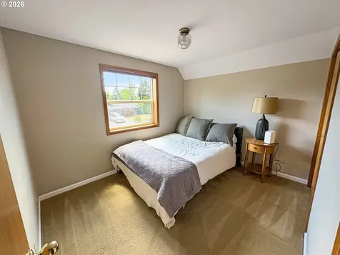 1040 SW Tall Oaks Drive Mcminnville OR 97128