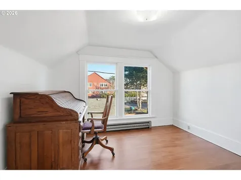 7619 SE Insley Street Portland OR 97206