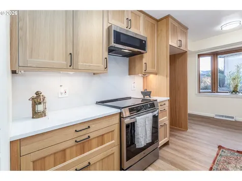 6805 NE Multnomah Street Portland OR 97213