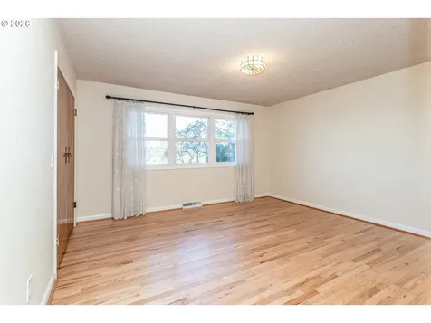 6805 NE Multnomah Street Portland OR 97213