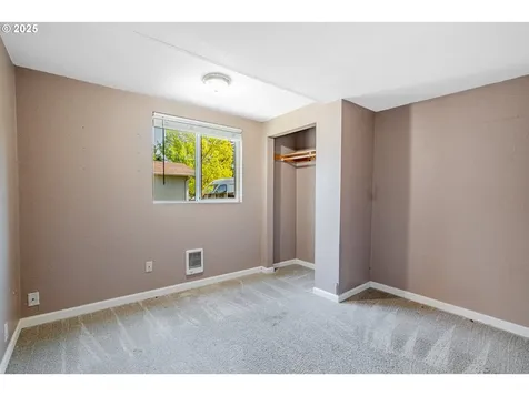 5037 NE Alberta Street Portland OR 97218