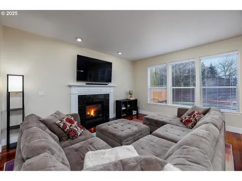 6335 NE Marina Court Hillsboro OR 97124
