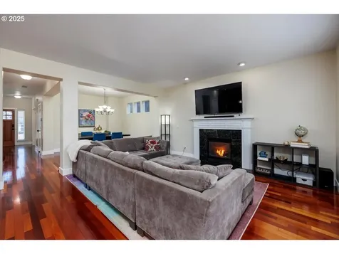 6335 NE Marina Court Hillsboro OR 97124