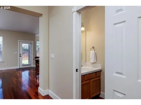 6335 NE Marina Court Hillsboro OR 97124