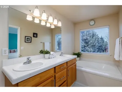 6335 NE Marina Court Hillsboro OR 97124