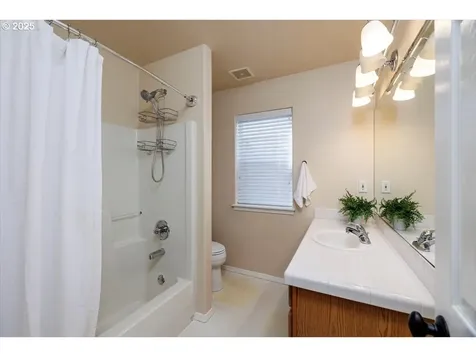 6335 NE Marina Court Hillsboro OR 97124