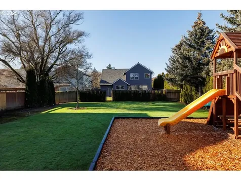 6335 NE Marina Court Hillsboro OR 97124