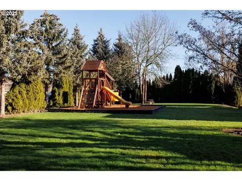 6335 NE Marina Court Hillsboro OR 97124