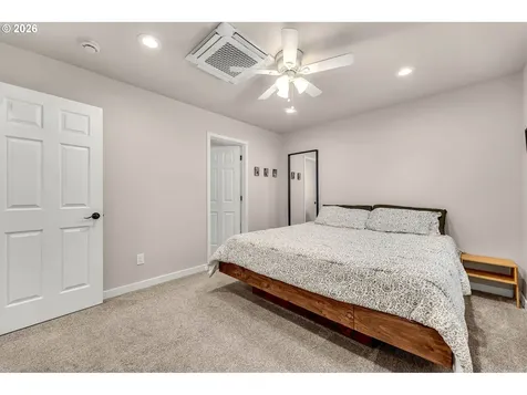 211 W Oak Street Yacolt WA 98675