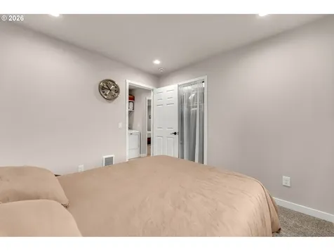 211 W Oak Street Yacolt WA 98675