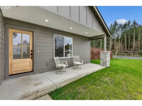 211 W Oak Street Yacolt WA 98675