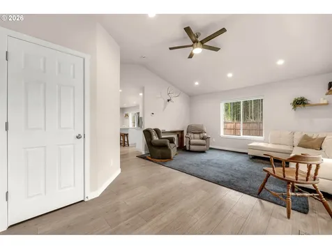 211 W Oak Street Yacolt WA 98675