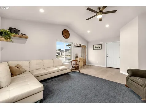 211 W Oak Street Yacolt WA 98675