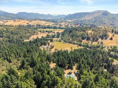 460 Little Branch Lane Roseburg OR 97471
