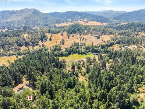 460 Little Branch Lane Roseburg OR 97471