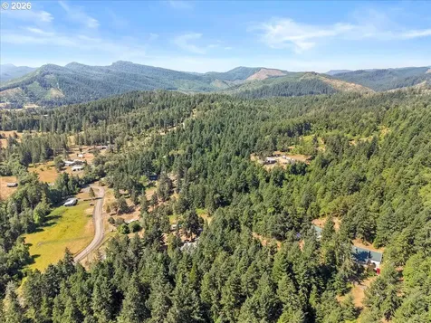 460 Little Branch Lane Roseburg OR 97471