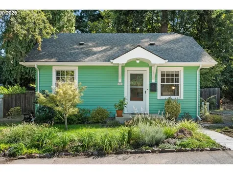 4304 NE 79th Avenue Portland OR 97218