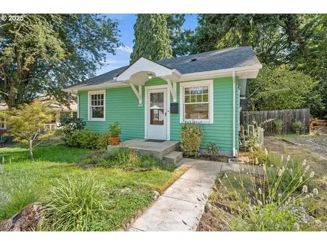 4304 NE 79th Avenue Portland OR 97218