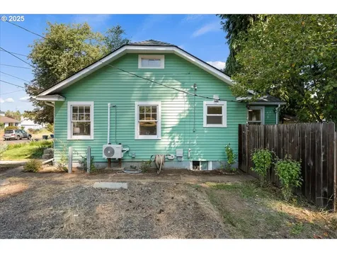 4304 NE 79th Avenue Portland OR 97218