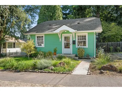 4304 NE 79th Avenue Portland OR 97218