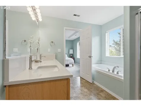 2528 N Roger Smith Drive Newberg OR 97132