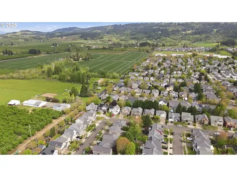 2528 N Roger Smith Drive Newberg OR 97132