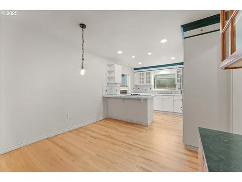 11268 NE Prescott Street Portland OR 97220