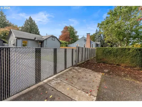 11268 NE Prescott Street Portland OR 97220