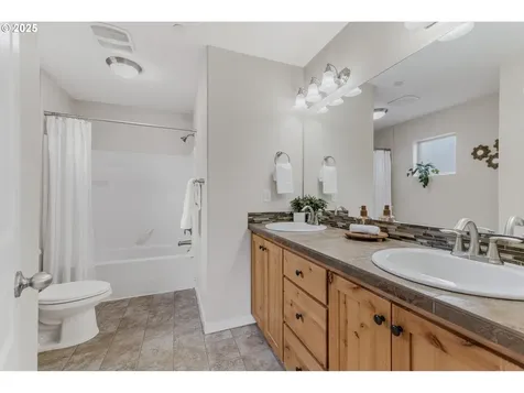 132 N 41st Place Ridgefield WA 98642