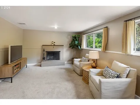 2670 E Windsor Circle Eugene OR 97405