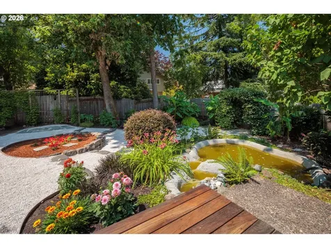 2670 E Windsor Circle Eugene OR 97405