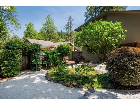 2670 E Windsor Circle Eugene OR 97405