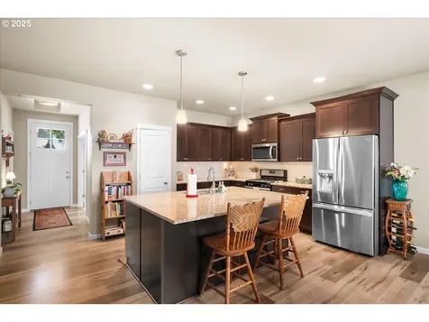 1670 SE Academy Street Dallas OR 97338