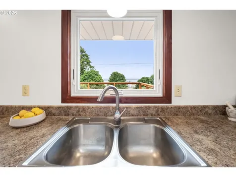 410 Pleasant Avenue Astoria OR 97103