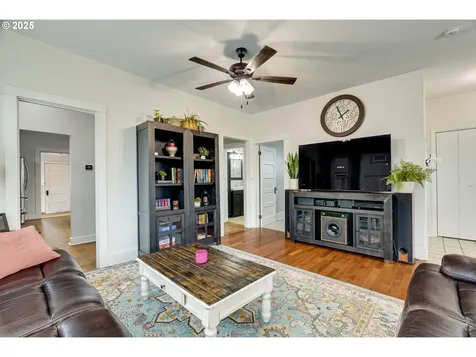 3405 SE 9th Avenue Portland OR 97202