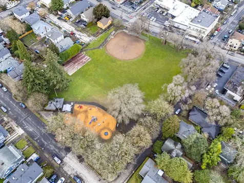 3405 SE 9th Avenue Portland OR 97202