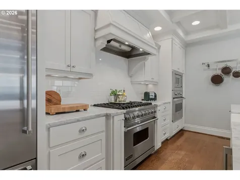 558 6th Street Lake Oswego OR 97034