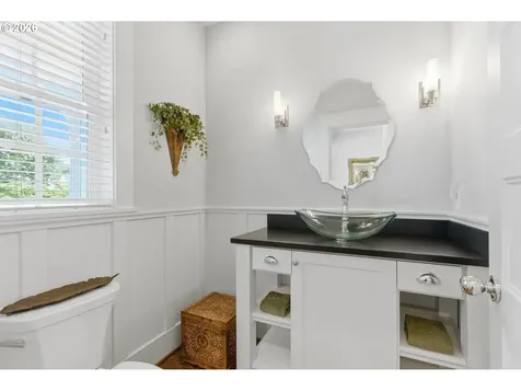 558 6th Street Lake Oswego OR 97034