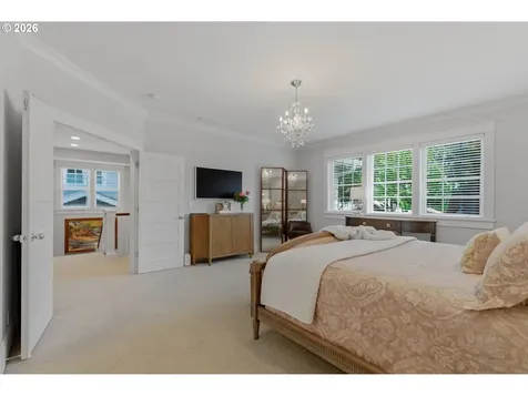 558 6th Street Lake Oswego OR 97034