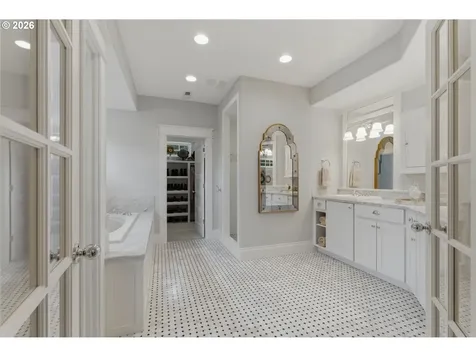 558 6th Street Lake Oswego OR 97034