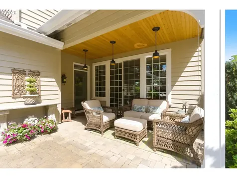 558 6th Street Lake Oswego OR 97034